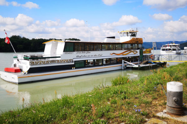 Donau Schiff Anlegestelle